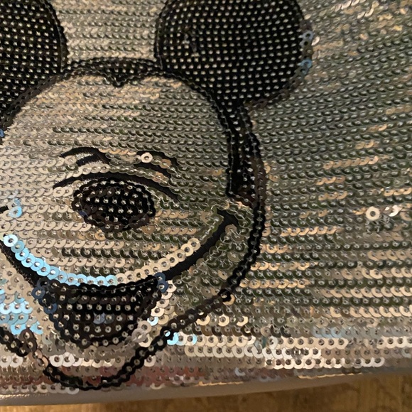 Forever 21 x Disney Mickey Mouse silver sequins hand bag NWT - Picture 4 of 11